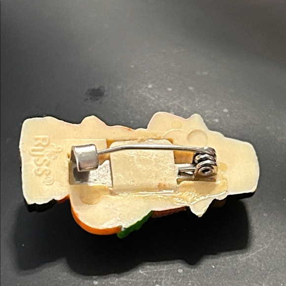 Thanksgiving Pilgrim Pin with Pumpkin approx. 1 1/2” - Picture 3 of 4